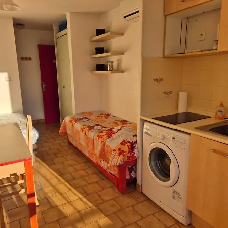 Vue Mer, Piscine , Clim , A Pied Apartment *